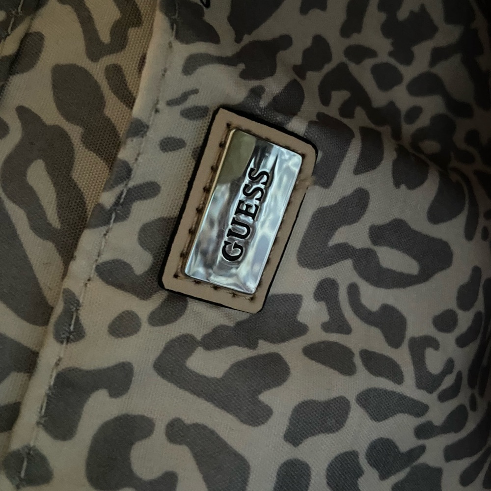 Guess Purse/Backpack - Picture 6 of 8